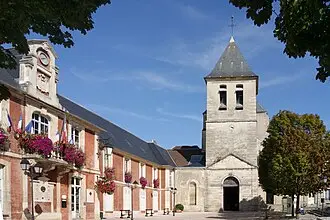 Assistance Canalisation L136_-_Lagny-sur-Marne_-_Abbatiale_et_Hotel_de_ville