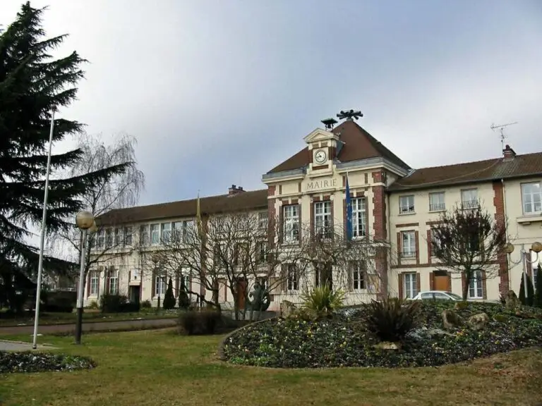 960px-Mantes-la-Ville_mairie01