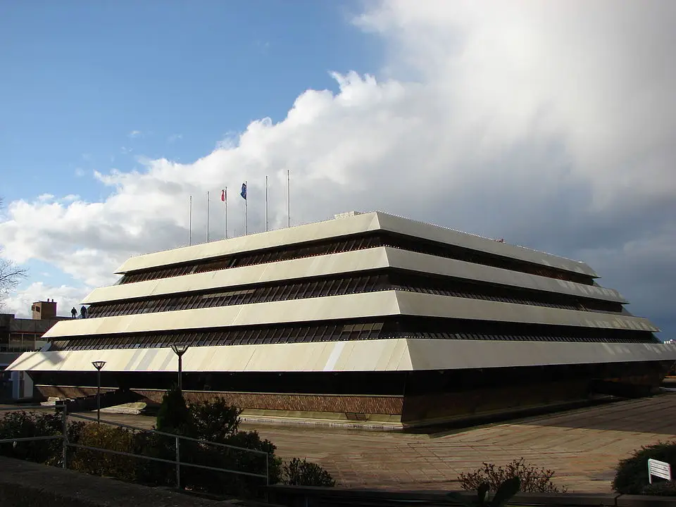 Mairie_Nanterre_Immeuble_Pyramide