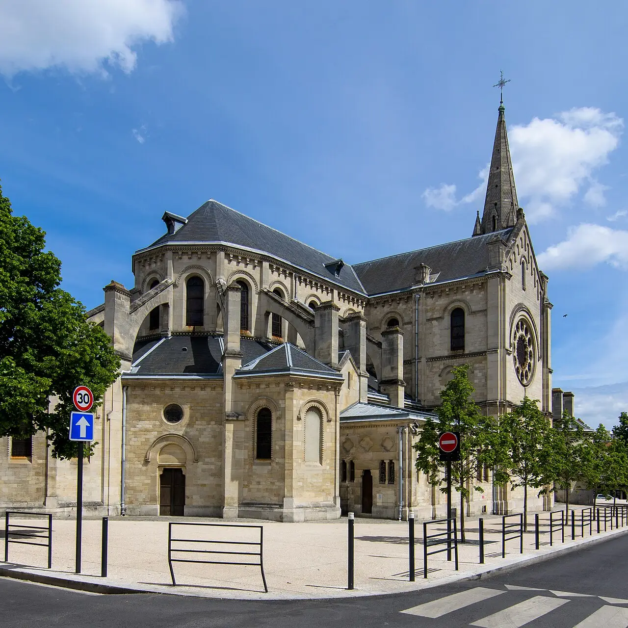 Basilique_d'Argenteuil_-_chevet